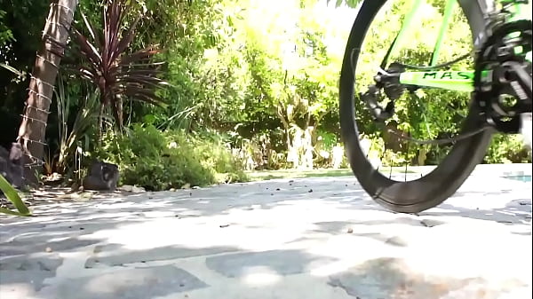 Nonton Gigi Loren Likes When Her Step Daddie Fingers Her Ass As He Fucks Her Pussy thumbnail