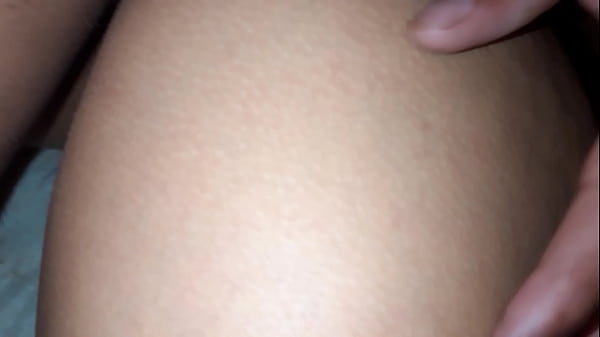 Play MP4 - Dando cuzinho bem gostoso pra outro escondido