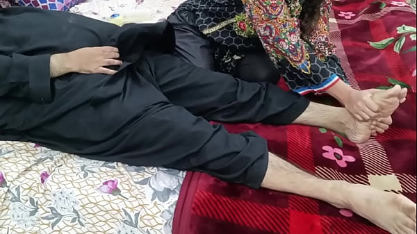 Play MP4 - Flashing Dick To My Desi Stepdaughter Ends In Anal Sex