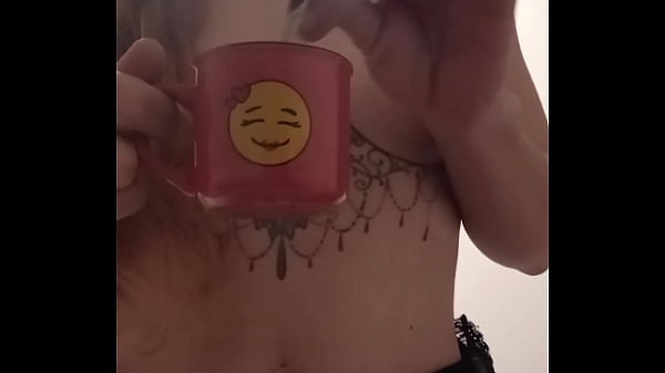 Bonjour mes coquins je vous offre le caf&eacute; 