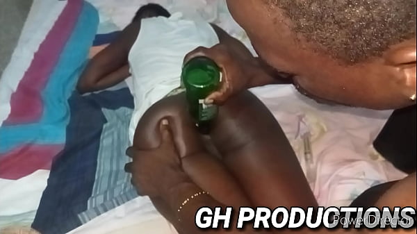 Play MP4 - Club bottle in Yaa yaa's pussy and ass