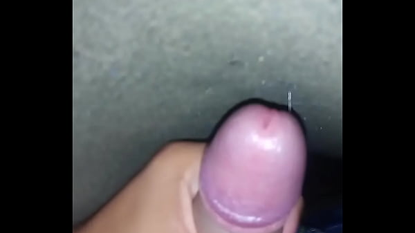 tocandome por la noche esperando por un chico o chica