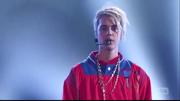 Justin Bieber performing Love Yourself  Company at iHeartRadio Music Awards   April 3 2016 