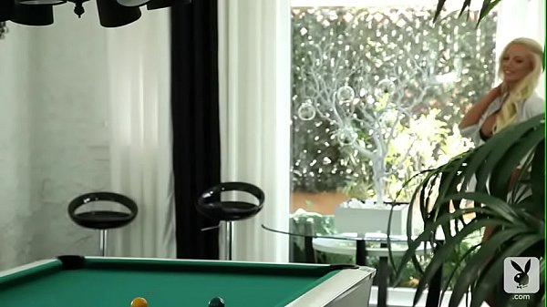 nicolette shea ballsy nude