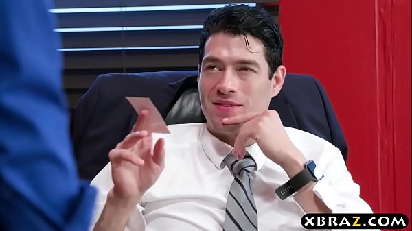 Play MP4 - Headhunter is a very persuasive latina MILF with big curves