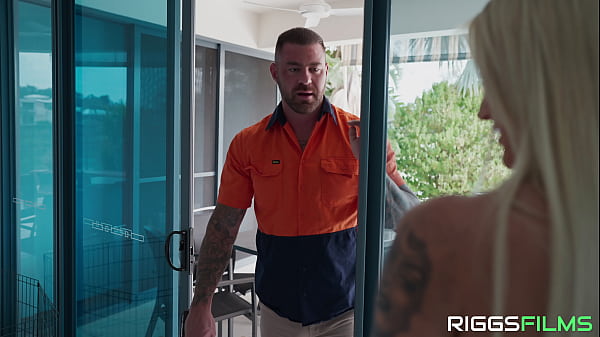 Play MP4 - Huge Tits Muscle Barbie Does Anal