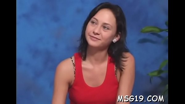 Girl with nice wazoo gives massage 