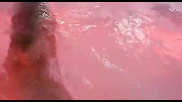 Play MP4 - SOZINHO NA BANHEIRA DE HIDROMASSAGEM