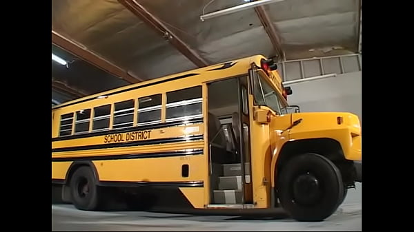 Play MP4 - Star quarterback of the football team penetrates juicy brunette teen near  bus parking