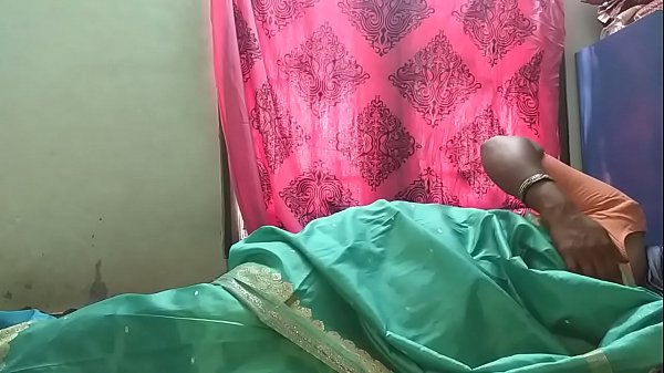 desi indianhorny tamil telugu kannada malayalam hindi cheating wife vanitha wearing saree_showing_big boobs and shaved pussy presshard boobs press nip rubbing pussy masturbation