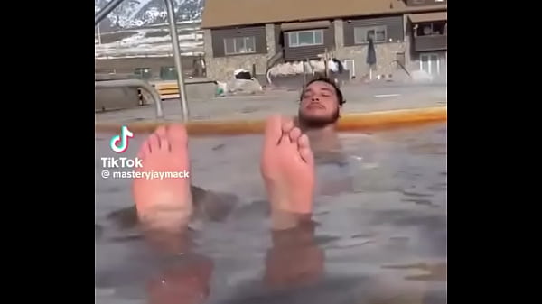 Someone get me and this mans feet alone in a room plz 