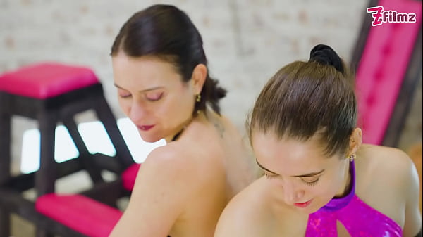 Nonton First Time Slave Strapon Face Fucking, Boot Licking, Spanking thumbnail