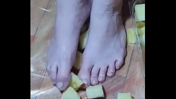 PINEAPPLE 