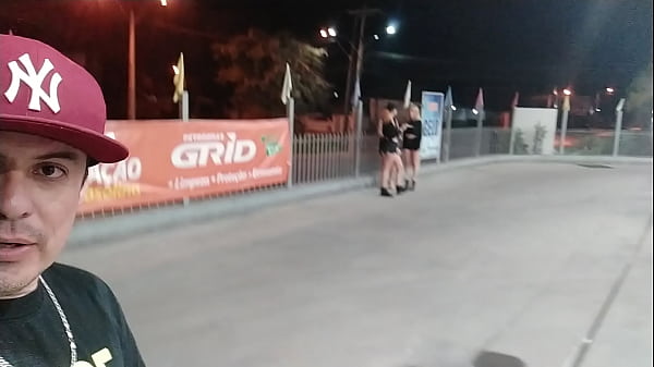 Peguei as gurias aprontando no posto_de gasolina