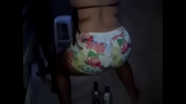 Metal rebolando rabo 