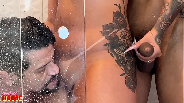 2 caras de sorte fodendo a esposa gostosa do vizinho corno 