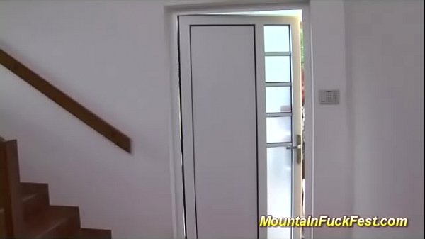Play MP4 - hot chocolade babe fucked in the mountains