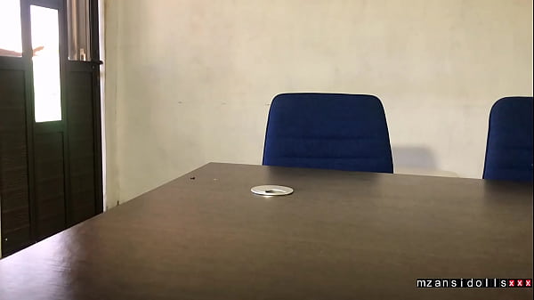 Nonton Ebony Babe Fucked At The Office thumbnail