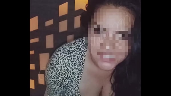 Hot Wife Se Ofrece A Sus Fans. thumbnail