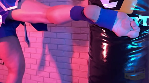 Nonton Low Blow Fantasy thumbnail