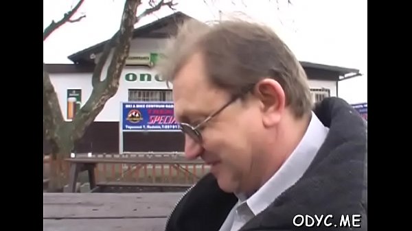 Slender brunette Cathy gets_hole banged