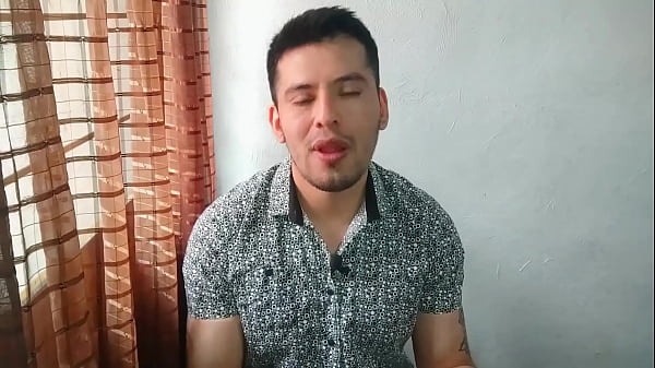 Dos hombres curiosos mamandose la verga de 21cm en el autobus. 