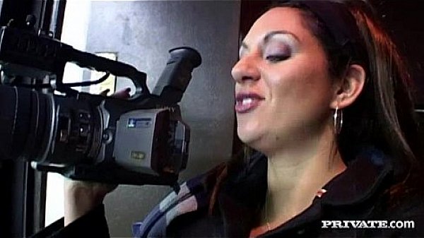 Double deep throat provokes an orgasm