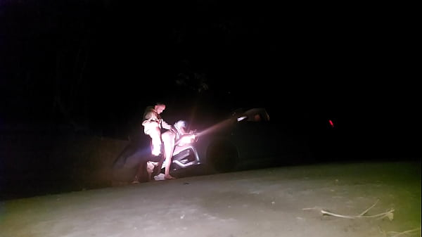 MOTORISTA de aplicativo fode duas PASSAGEIRAS na estrada 