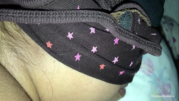 Mamando rico despierta para su leche en la cara