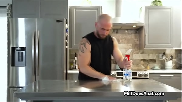 Nonton Rimming House Wife's Booty thumbnail