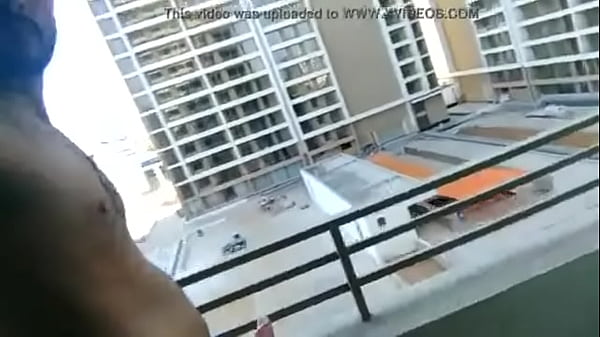 Flashing in my balcony, completely naked, neighbors saw me