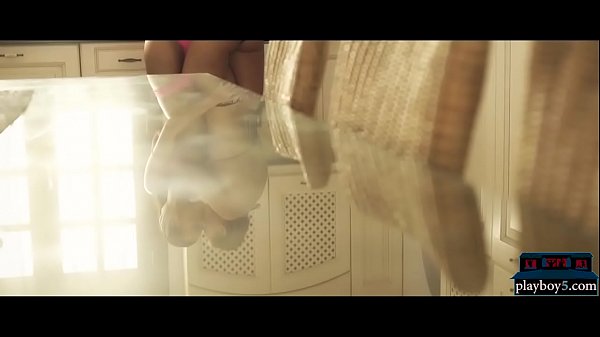 Bikini MILF babes lesbian sex after a dayat thepool