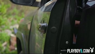 Nonton Petite Ebony Teen Turned Actress And Influencer Is A Former Playmate thumbnail