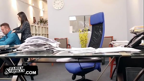 Bambi Brooks Sucks Up to_Stepdad