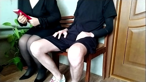 Play MP4 - Pulled out a dick in front of a luxury milf in waiting room