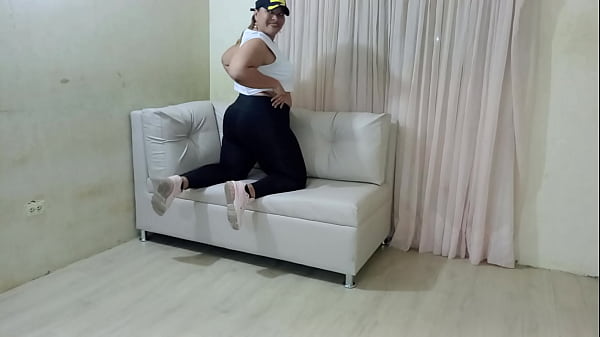 Contrate a un chico para traer mis muebles y lo deje venirse en mi co&ntilde;o 