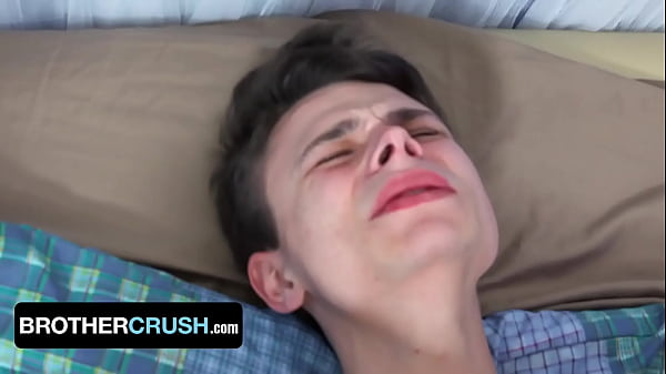 Play MP4 - Little Twink Boy Austin Xanders Gets Barebacked And Bred By His Older Step Brother - BrotherCrush