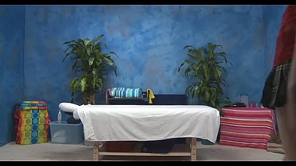 Nonton Sexy Dark Brown Impaled On One-eyed Monster thumbnail