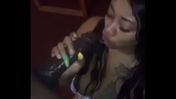 Play MP4 - Layla red d&period; all his nut