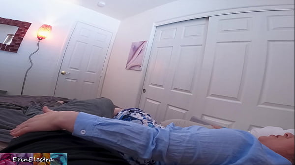 Play MP4 - Stepson shares a bed with stepmom and they try not to get naked