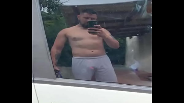 Nonton O Vidro Do Carro Me Ilude D thumbnail