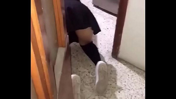 MEXICANA PUTA es FOLLADA Por su HERMANASTRO Mientras Hace Quehacer, Casero Real 