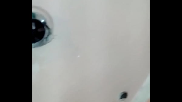 Me la jalo en el ba&ntilde_o