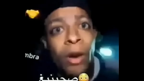 Homem zoiudo arabiano
