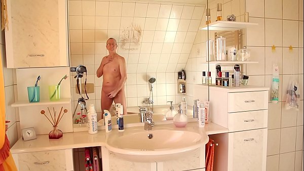 Mirror wanking with Nudeboy 10 