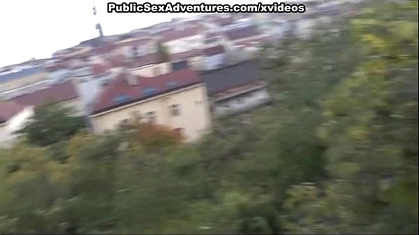 Play MP4 - Public blowjob from a beauty