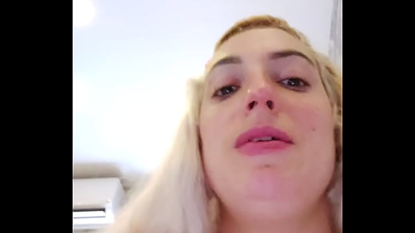 Nonton Showinh My Thounge To The Whole World thumbnail