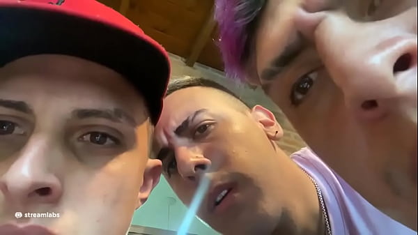 Trio con adolecente modelo y su hermana de 18 