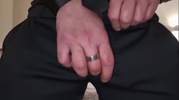 AMATEURELEGANTHANDJOBWITH CUMSHOT INALL BLACK DRESSAND BIGDICK