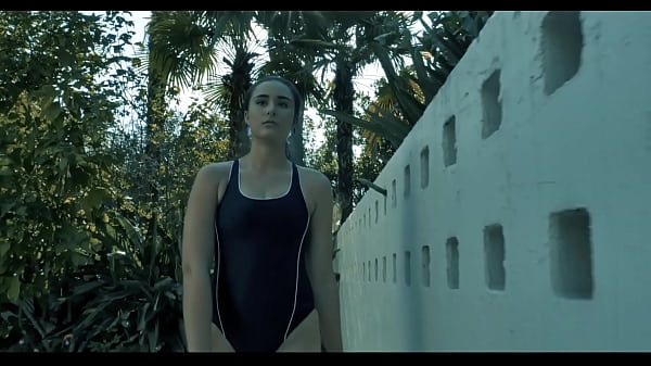 Nonton He Comes To Her Just A Moment After She Has Ejaculated Masturbating And Starts To Lick Her Wet, Juicy Pussy thumbnail